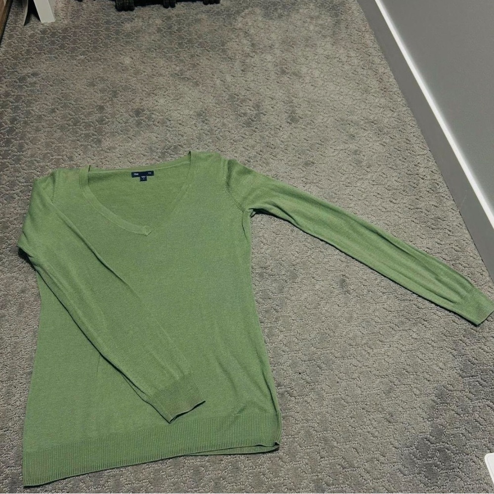 GAP Green V-Neck Sweater Lightweight Knit